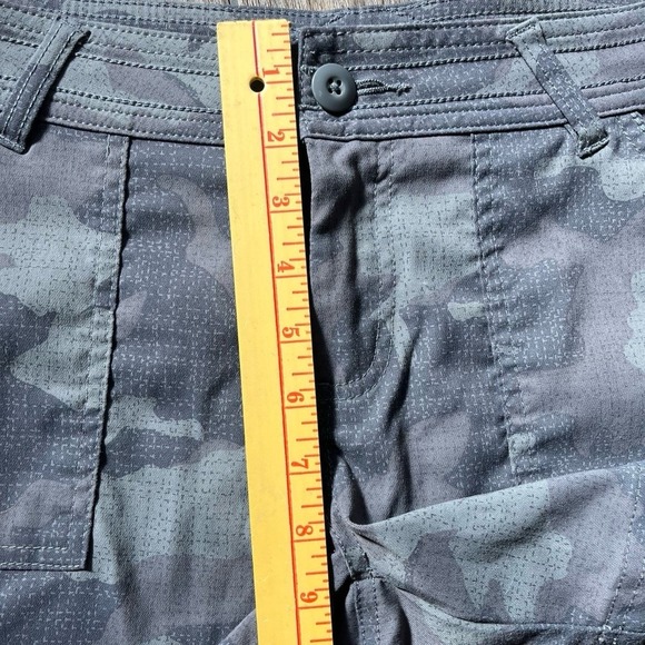 PrAna Olivia Gray Camoflauge‎ Shorts Pockets Stretch Camping Women's Size 8 - Picture 7 of 7